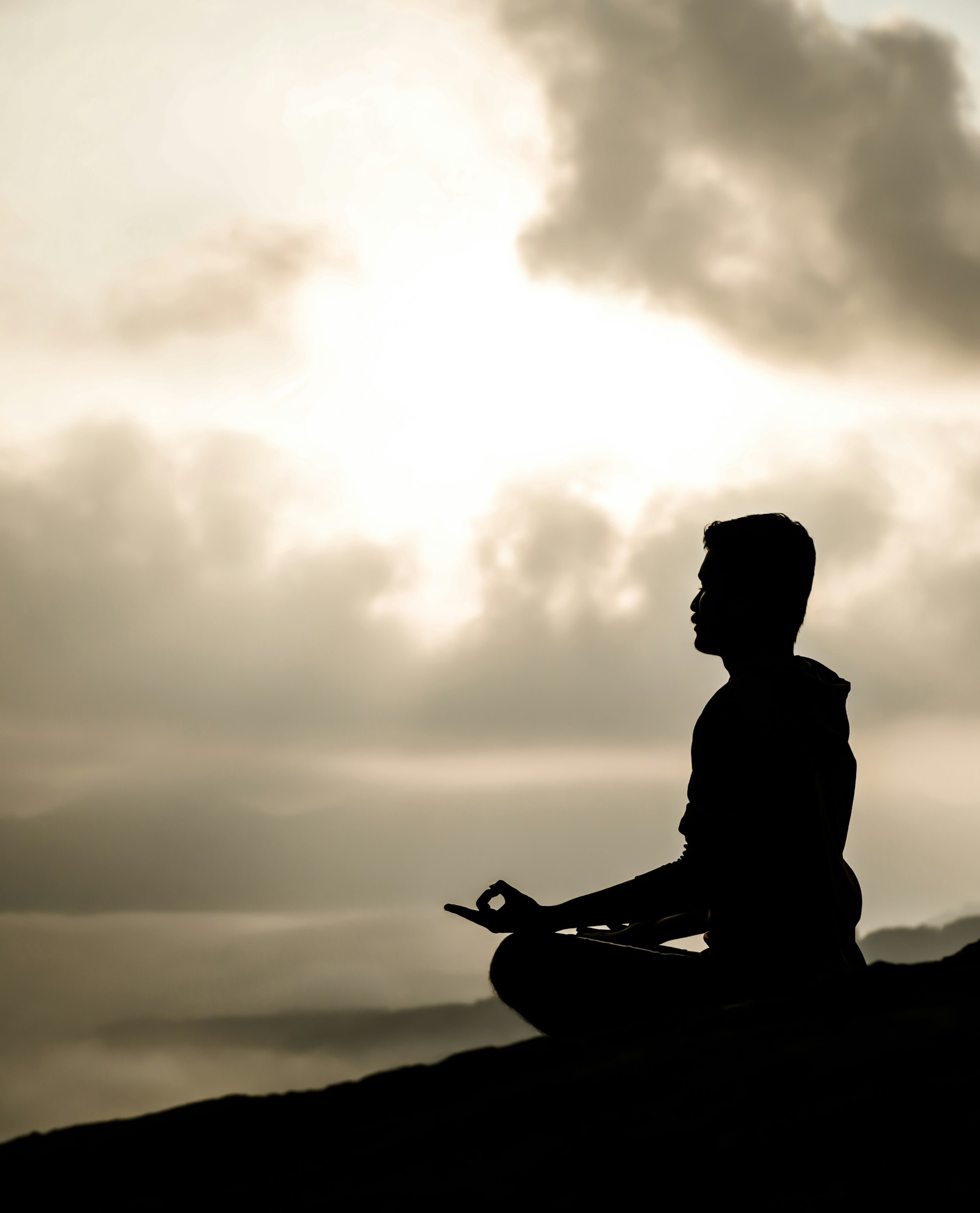 Transform Your Day: How Morning Meditation Drives a Productive Lifestyle
