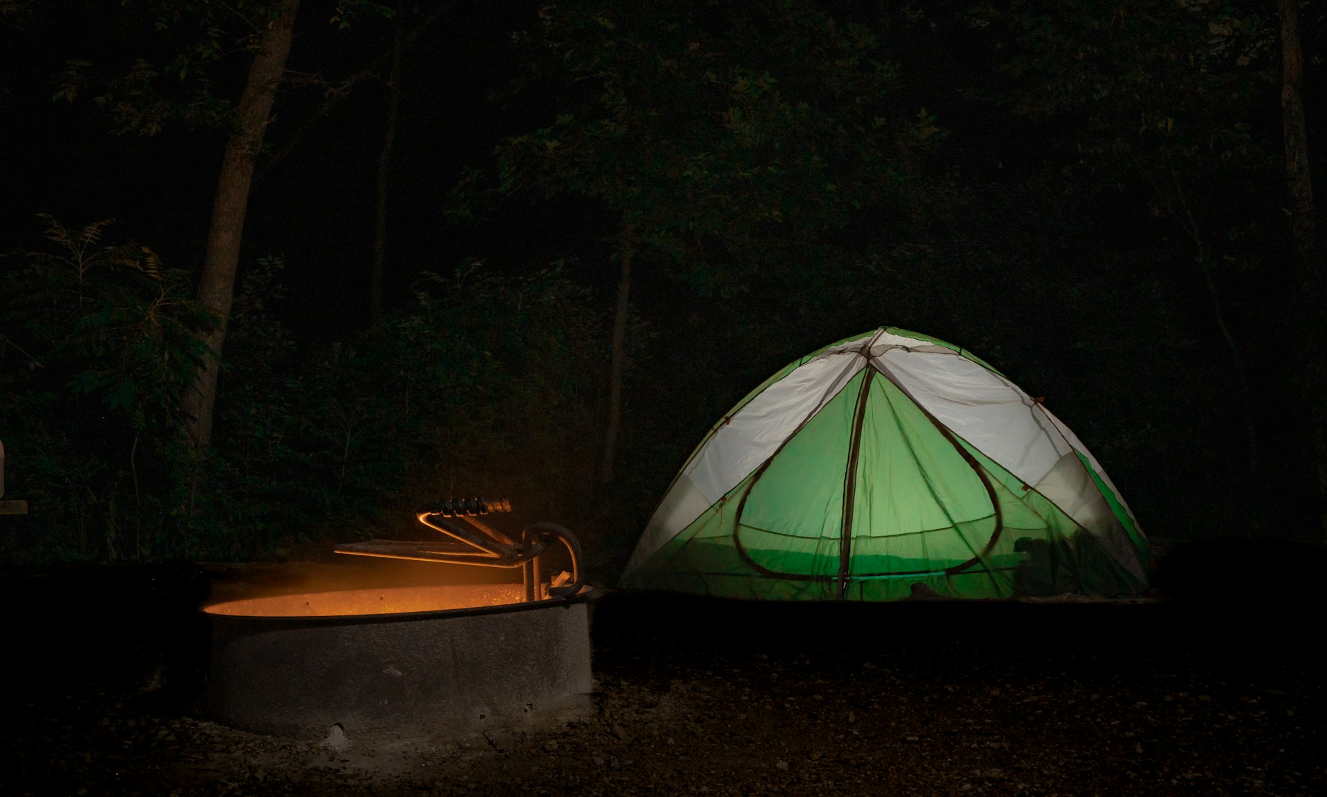 Eco-Friendly Camping and Glamping: Sustainable Luxury in the Wild